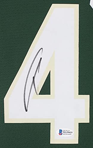 Зелената риза Милуоки Бъкс с автограф Янниса Антетокунпо - В красива матирана рамка - Подписана от ръката на